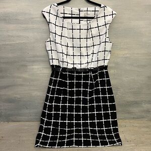 Emma & Michele Sleeveless Black White Geometic Print Belted Dress Size 12 LN